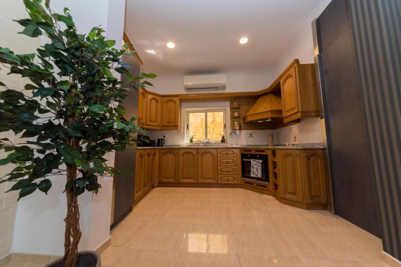 Vittoriosa' Seafront 2 Bed Highly Furnished Apartment Esterno foto