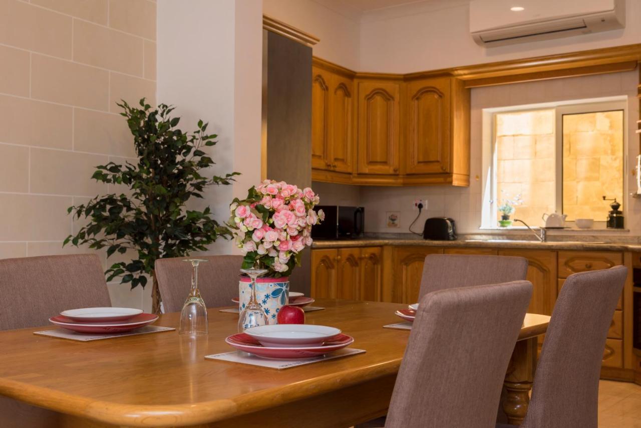Vittoriosa' Seafront 2 Bed Highly Furnished Apartment Esterno foto