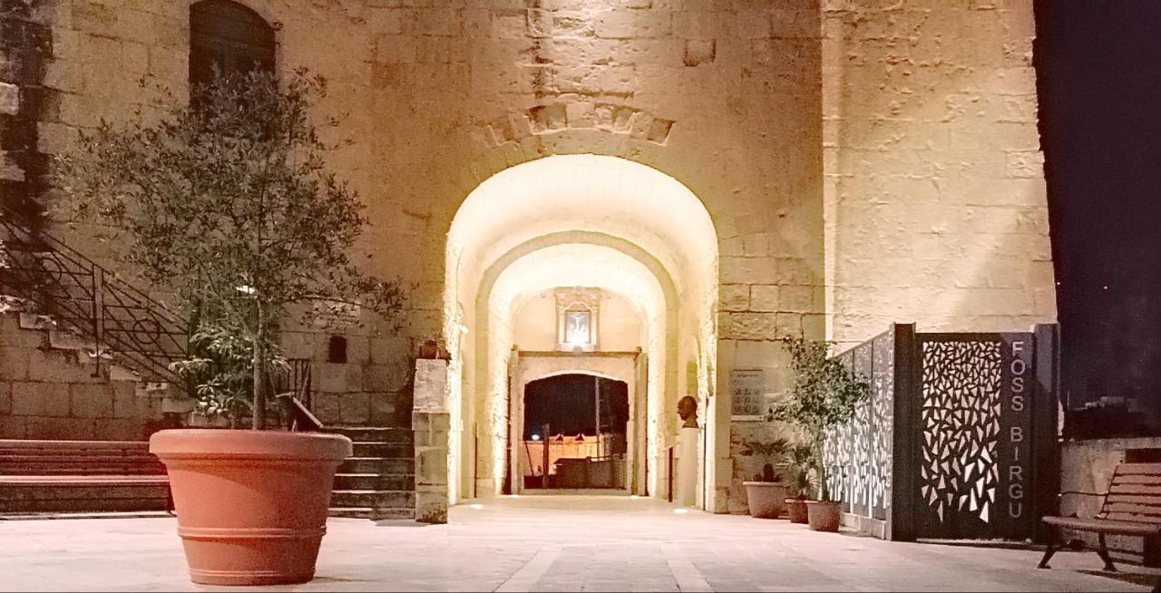 Vittoriosa' Seafront 2 Bed Highly Furnished Apartment Esterno foto