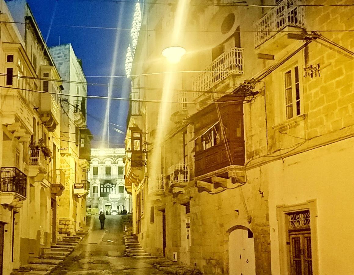 Vittoriosa' Seafront 2 Bed Highly Furnished Apartment Esterno foto