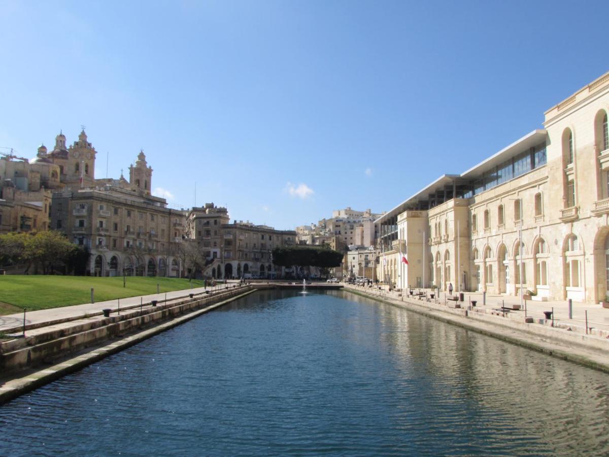 Vittoriosa' Seafront 2 Bed Highly Furnished Apartment Esterno foto