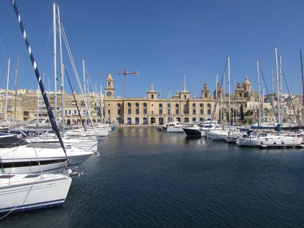 Vittoriosa' Seafront 2 Bed Highly Furnished Apartment Esterno foto