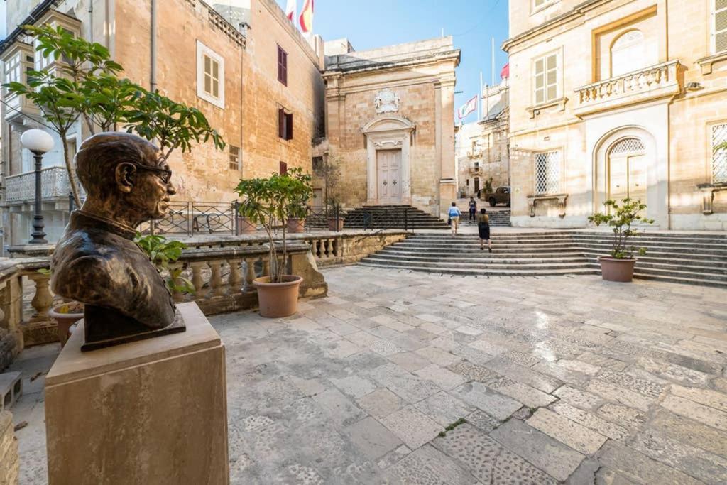 Vittoriosa' Seafront 2 Bed Highly Furnished Apartment Esterno foto